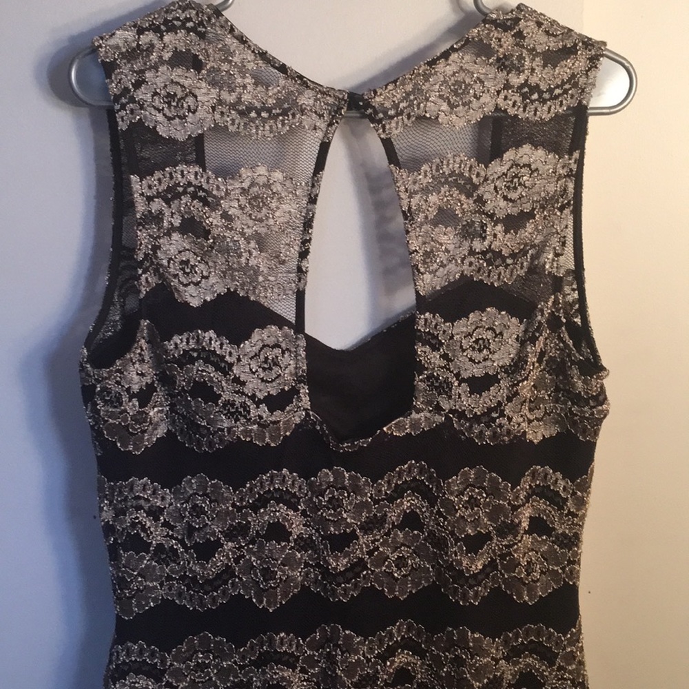 Dress - Picture 4 of 5